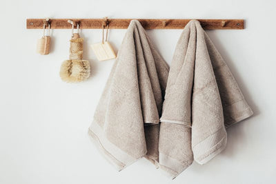 The Best Way to Wash: Choosing Between Washcloths, Loofahs, and More